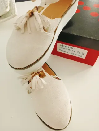 Zapatos beige sin estrenar talla 38