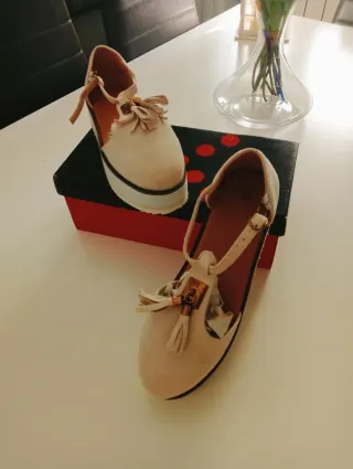 Zapatos beige sin estrenar talla 38