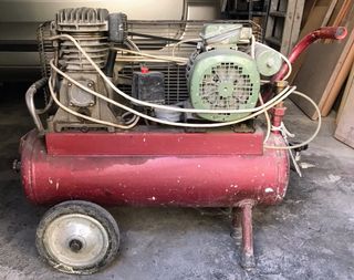 Compresor y calderín de pintura