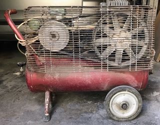 Compresor y calderín de pintura