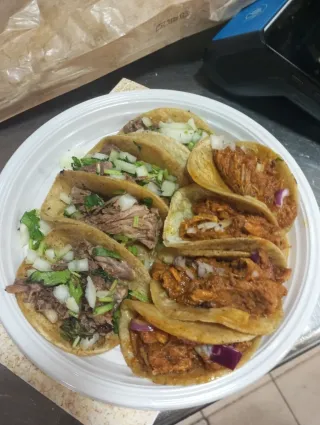 Se traspasa taquería mexicana auténtica!