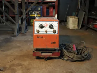 Soldadora Mini 200 A