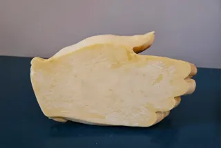 Statuetta souvenir mano Torre di Pisa