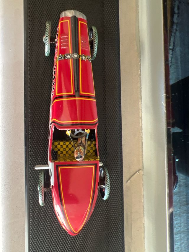 2 Carros de folha de metal de corrida antigos