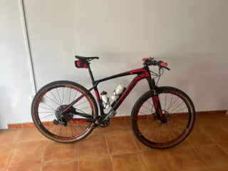 Bicicleta Berria Bravo 4.1 Carbono MTB