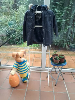 Parka impermeable y cálida.