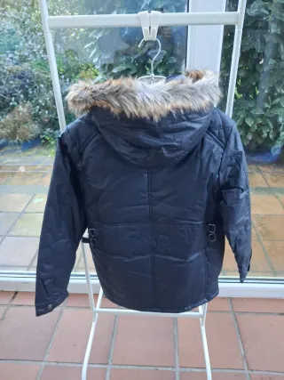 Parka impermeable y cálida.