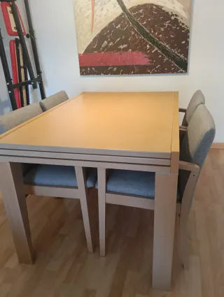 Mesa de comedor y 6 sillones tapizados color gris