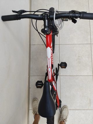 Bicicleta infantil roja marca Orbea