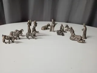 Belén completo de metal