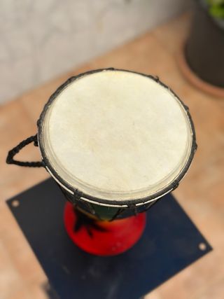 Djembe con diseño de Bob Marley