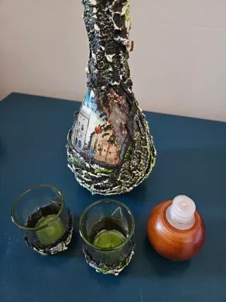 Set bottiglia e 2 bicchieri decorati