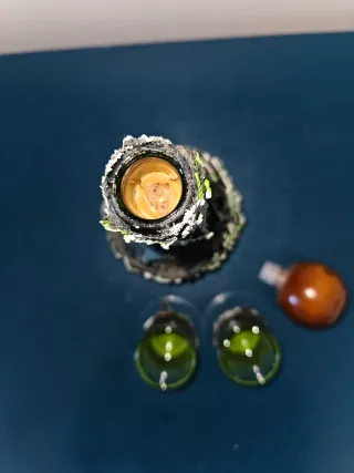 Set bottiglia e 2 bicchieri decorati