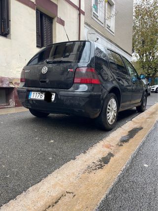 Volkswagen Golf 2004