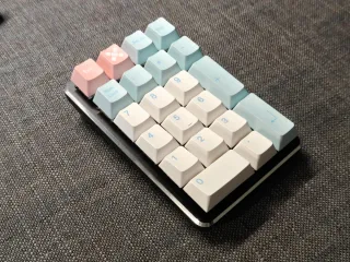 Teclado Mecánico Custom español + numpad + extras