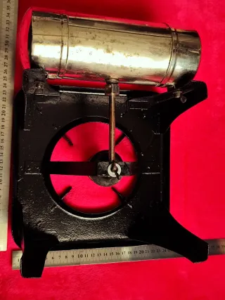 Fogão a petróleo portátil vintage.