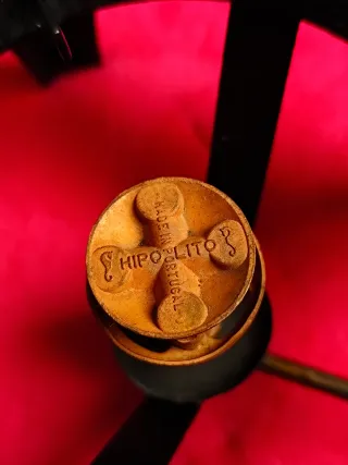 Fogão a petróleo portátil vintage.