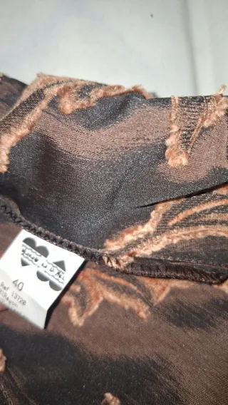 Vestido de fiesta marrón y dorado