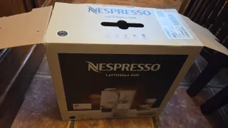Cafetera Nespresso Vertuo Negra