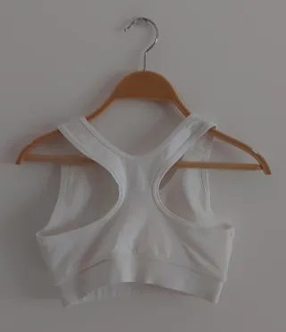 Nuevo Champion Crop Top Talla XS