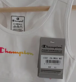 Nuevo Champion Crop Top Talla XS