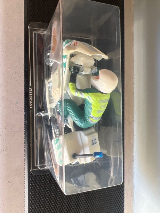 Moto Guardia Civil Tráfico Guisval