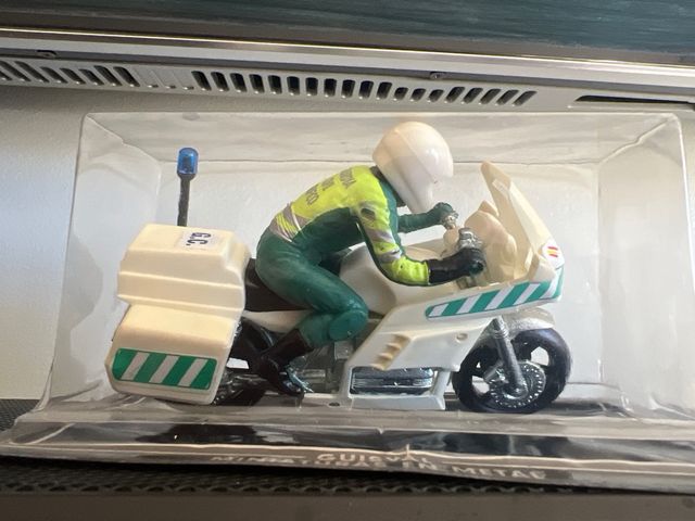Moto Guardia Civil Tráfico Guisval