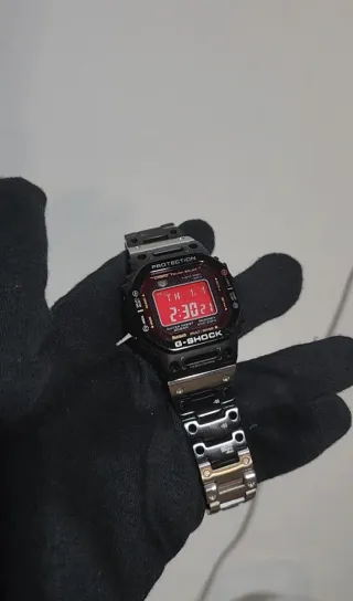 Reloj Casio G-Shock GMW-B5000 Rojo