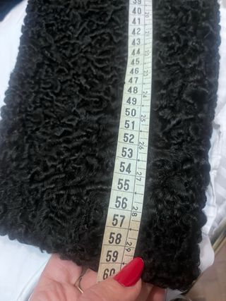 Pelliccia vintage nera con collo in pelliccia