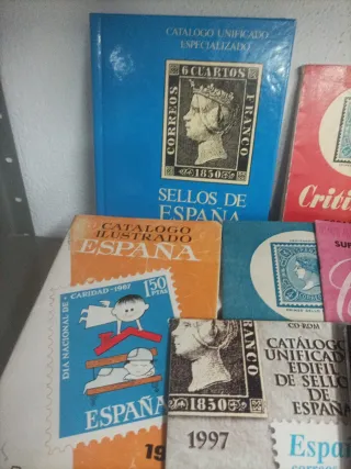 Lote Catálogos Sellos España Filatelia + regalos