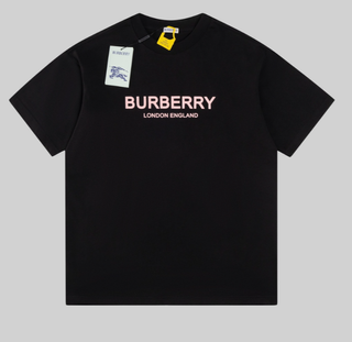 Camiseta Burberry Negra Logo Rosa