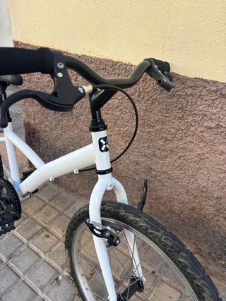 Bicicleta infantil blanca