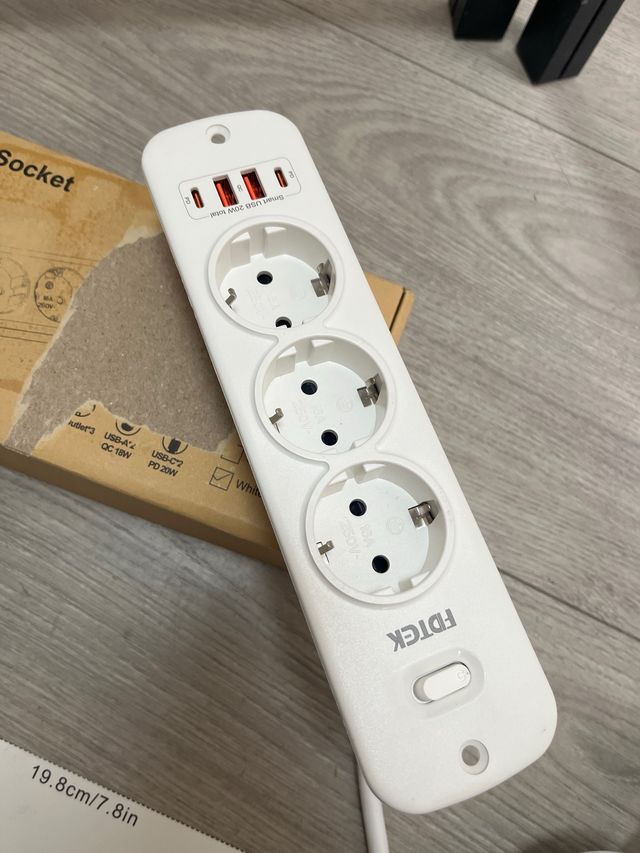 Tomada 4000W com 3 USB