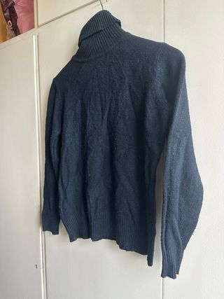 Maglione nero collo alto