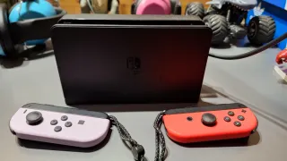 Nintendo Switch OLED, 2 controller extra, accessori