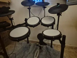 Batería Electrónica Alesis Nitro Max + Plato Extra