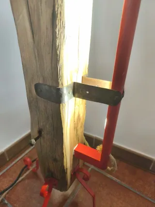 Lámpara artesanal de enebro