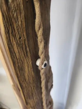 Lámpara artesanal de enebro