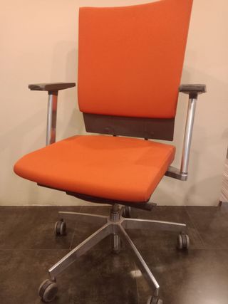 Sillas de oficina/despacho naranja y negras