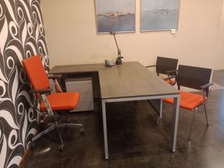 Sillas de oficina/despacho naranja y negras