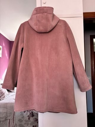 Abrigo paño rosa palo con capucha