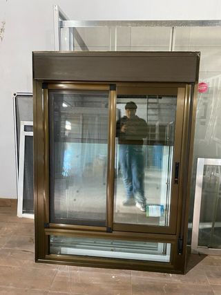 Ventana corredera aluminio color bronce