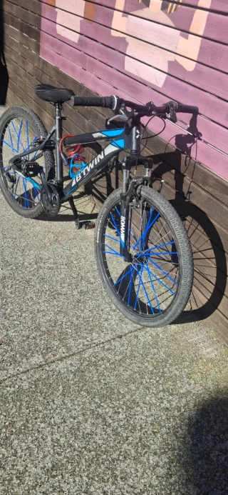 Bicicleta Montaña Azul y Negra
