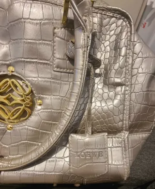 Bolso Loewe Piel Cocodrilo Dorado Plateado