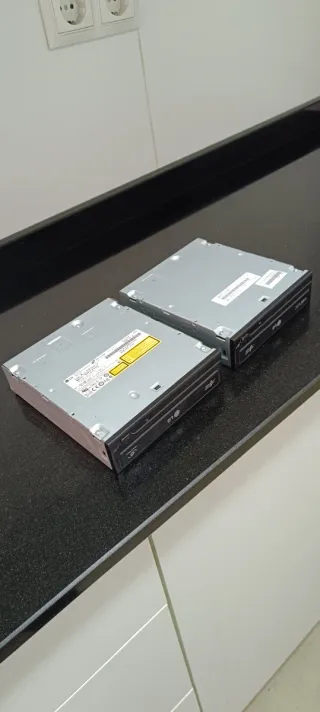 2 Lectores CD-DVD LG para PC