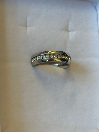 Anello con zirconi tg.6