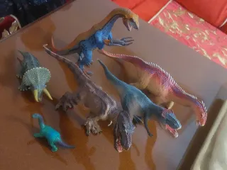 Lote de 6 dinosaurios de juguete