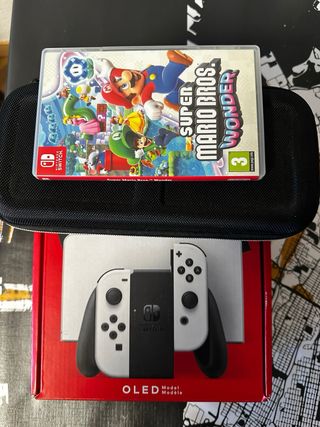 Nintendo Switch OLED Bianca e Nera