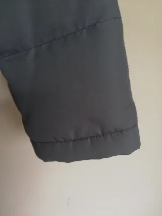 Plumífero largo marrón con capucha