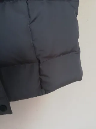 Plumífero largo marrón con capucha